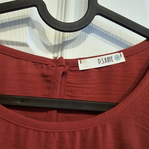 Cute dress shirt - Picture 2 of 3